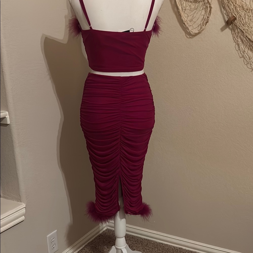 Fun and Flirty Burgundy Skirt Set - Picture 4 of 11